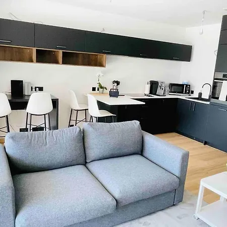 Luxury 2023 Flat In Center With Terrace & Parking- Cd4 *